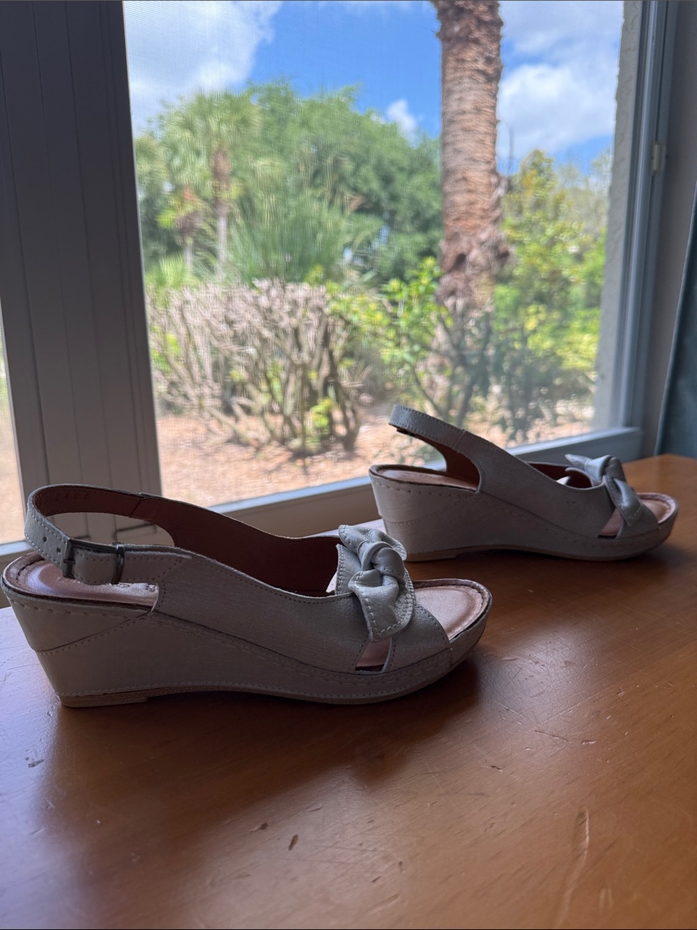 “New” in box never worn “Spring Step” White Knot Slingback platform - Picture 3 of 11